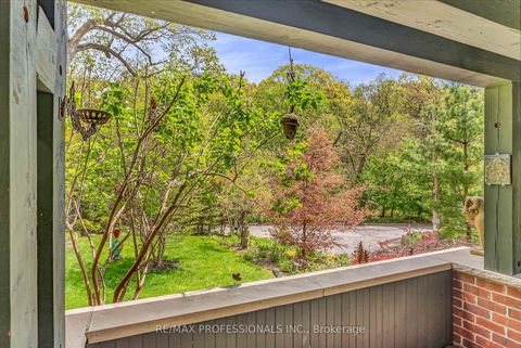 Photo 34 at 8 Wendigo Way, Swansea, Toronto