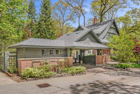 Photo 38 at 8 Wendigo Way, Swansea, Toronto