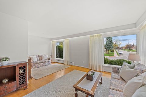 Photo 12 at 16 Shrewsbury Square, Sullivan, Toronto