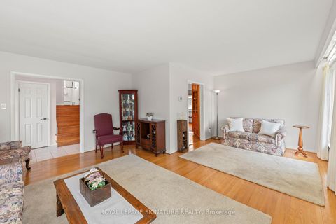 Photo 14 at 16 Shrewsbury Square, Sullivan, Toronto
