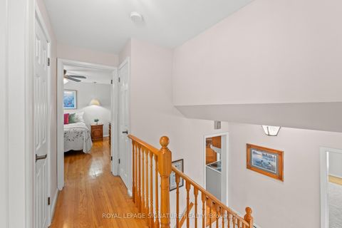 Photo 16 at 16 Shrewsbury Square, Sullivan, Toronto