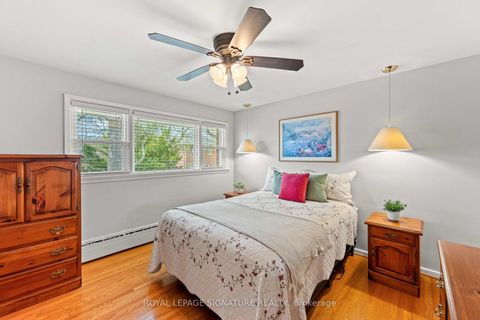 Photo 18 at 16 Shrewsbury Square, Sullivan, Toronto