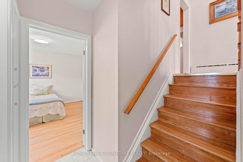 Photo 22 at 16 Shrewsbury Square, Sullivan, Toronto