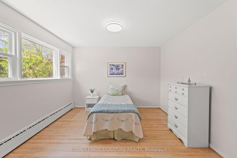 Photo 26 at 16 Shrewsbury Square, Sullivan, Toronto