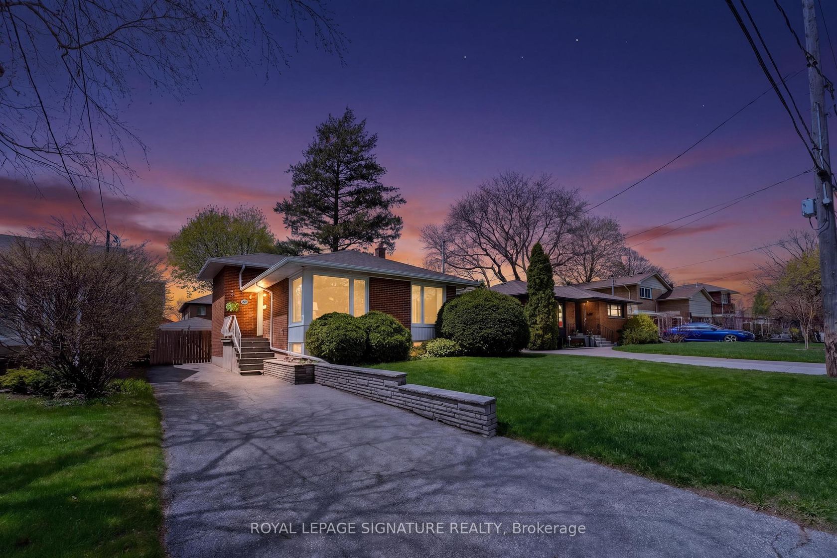 16 Shrewsbury Square, Sullivan, Toronto 