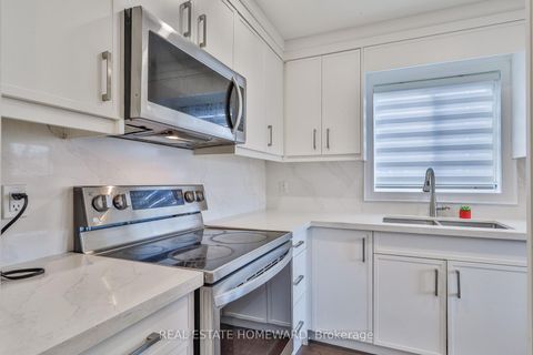Photo 10 at 20 MASTERS Drive, East Bayfield, Barrie