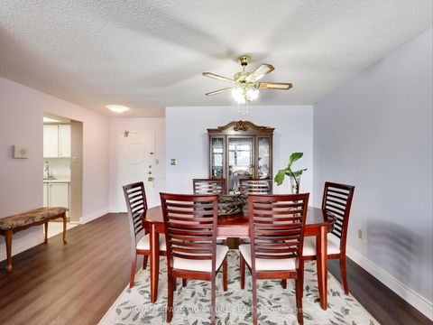 Photo 2 at 506 - 3151 Bridletowne Circle, L'Amoreaux, Toronto
