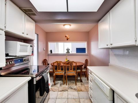 Photo 6 at 506 - 3151 Bridletowne Circle, L'Amoreaux, Toronto