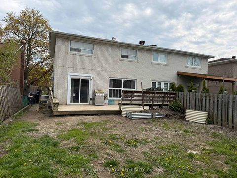 Photo 3 at 52 Endsleigh Crescent, Pleasant View, Toronto