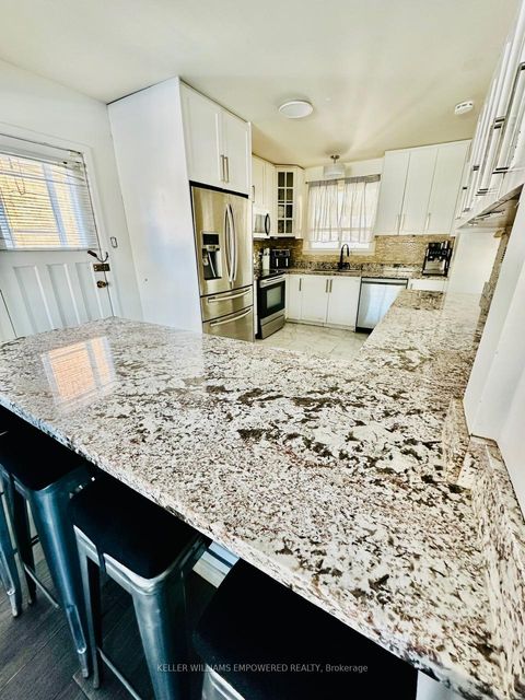 Photo 9 at 52 Endsleigh Crescent, Pleasant View, Toronto