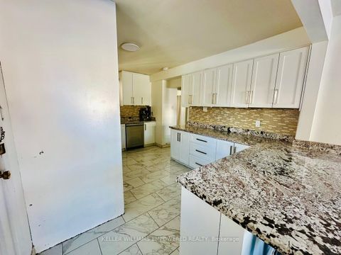 Photo 13 at 52 Endsleigh Crescent, Pleasant View, Toronto