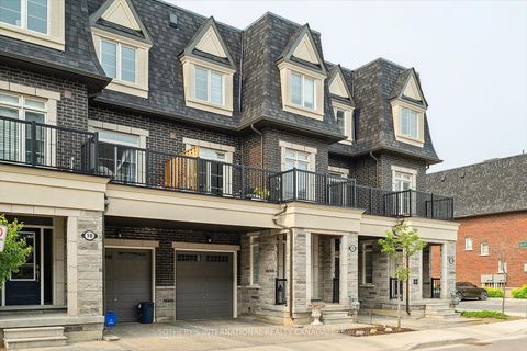 Photo 3 at 12 Deep River Lane S, Westbrook, Richmond Hill