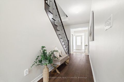 Photo 14 at 12 Deep River Lane S, Westbrook, Richmond Hill