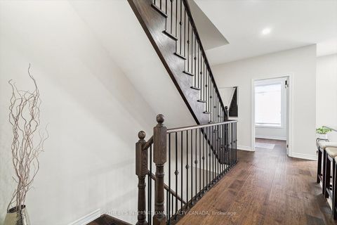 Photo 15 at 12 Deep River Lane S, Westbrook, Richmond Hill