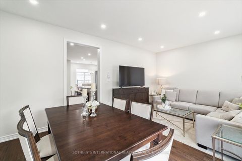 Photo 26 at 12 Deep River Lane S, Westbrook, Richmond Hill