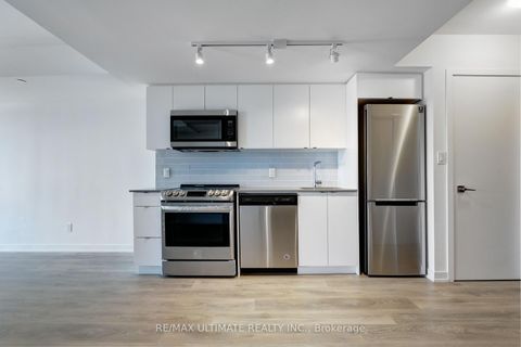 Photo 5 at 513 - 1401 O'Connor Drive, Parkview, Toronto