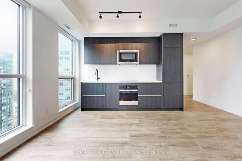 Photo 13 at 4105 - 327 King Street W, Waterfront Communities C1, Toronto