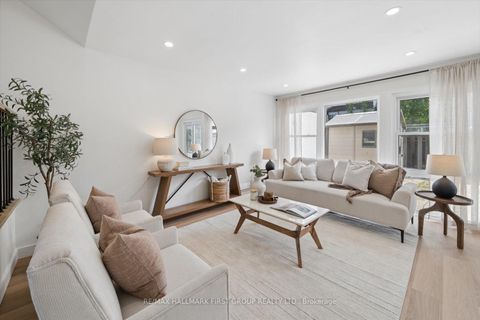 Photo 4 at 128 - 30 Venetian Crescent, Jane Heights, Toronto