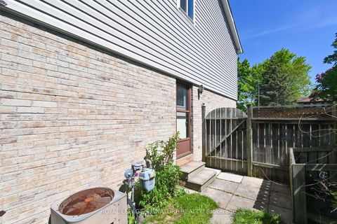 Photo 19 at 830 Greenbriar Drive, Eastdale, Oshawa