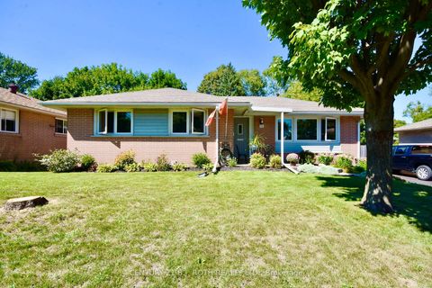 Photo 1 at 72 ROSE Street, Wellington, Barrie