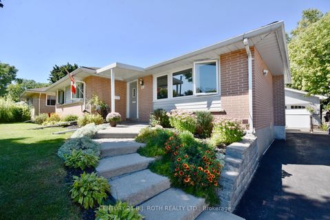 Photo 2 at 72 ROSE Street, Wellington, Barrie