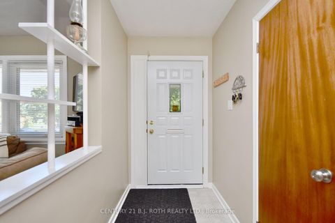 Photo 6 at 72 ROSE Street, Wellington, Barrie