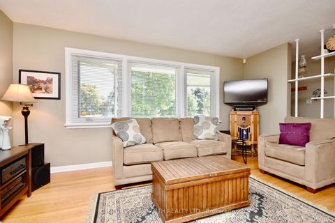 Photo 7 at 72 ROSE Street, Wellington, Barrie