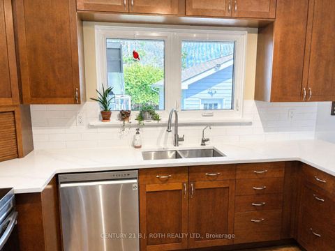 Photo 10 at 72 ROSE Street, Wellington, Barrie