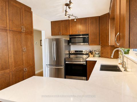 Photo 11 at 72 ROSE Street, Wellington, Barrie