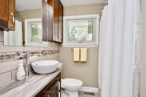 Photo 14 at 72 ROSE Street, Wellington, Barrie