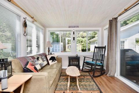Photo 18 at 72 ROSE Street, Wellington, Barrie