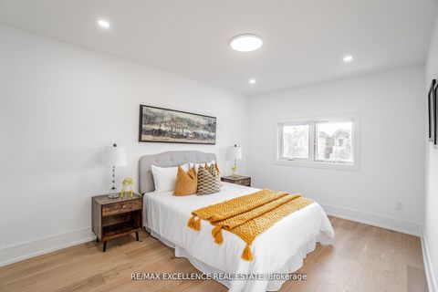 Photo 22 at 55 Renfield Street, Amesbury, Toronto