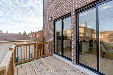 Photo 37 at 55 Renfield Street, Amesbury, Toronto