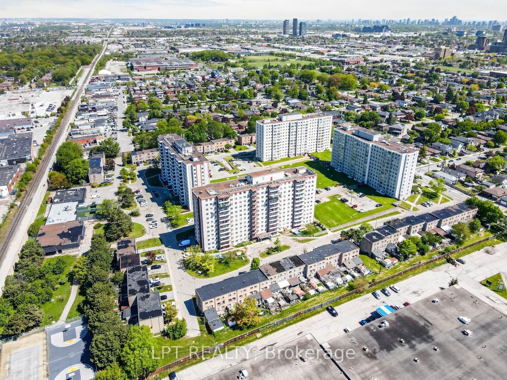 703 - 50 Lotherton Pathway, Glen Park, Toronto 