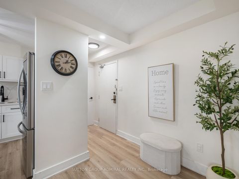 Photo 2 at 1603 - 20 Edgecliff Golfway, Flemingdon Park, Toronto