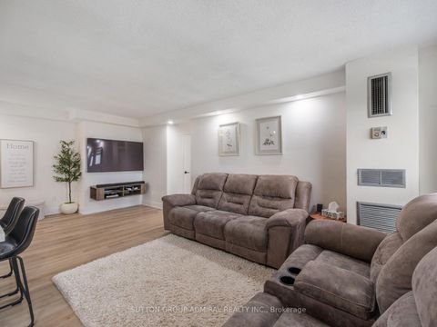 Photo 4 at 1603 - 20 Edgecliff Golfway, Flemingdon Park, Toronto