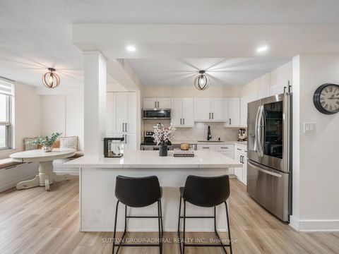 Photo 5 at 1603 - 20 Edgecliff Golfway, Flemingdon Park, Toronto