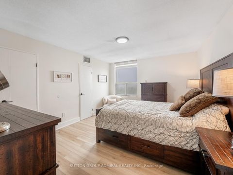 Photo 13 at 1603 - 20 Edgecliff Golfway, Flemingdon Park, Toronto