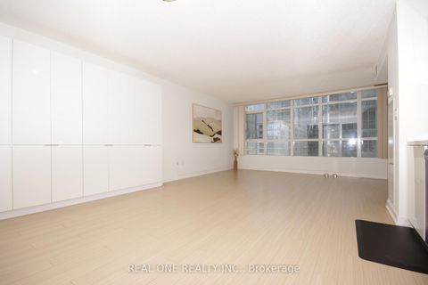 Photo 8 at 727 - 10 Capreol Court, Waterfront Communities C1, Toronto