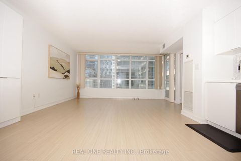 Photo 9 at 727 - 10 Capreol Court, Waterfront Communities C1, Toronto