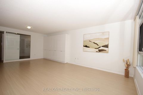Photo 10 at 727 - 10 Capreol Court, Waterfront Communities C1, Toronto