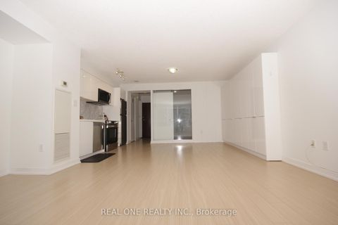 Photo 11 at 727 - 10 Capreol Court, Waterfront Communities C1, Toronto