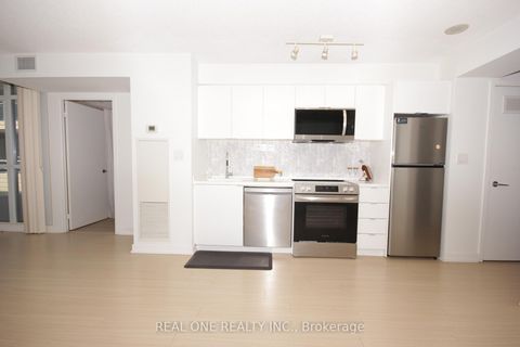 Photo 12 at 727 - 10 Capreol Court, Waterfront Communities C1, Toronto