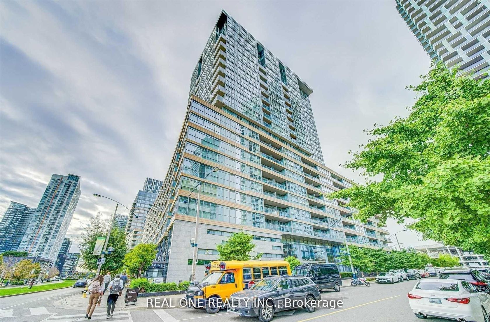 727 - 10 Capreol Court, Waterfront Communities C1, Toronto 