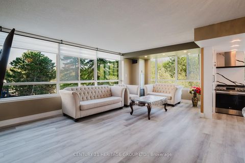 Photo 6 at 209 - 270 Davis Drive, Central Newmarket, Newmarket