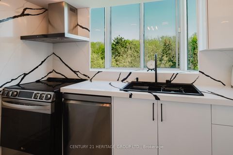 Photo 9 at 209 - 270 Davis Drive, Central Newmarket, Newmarket