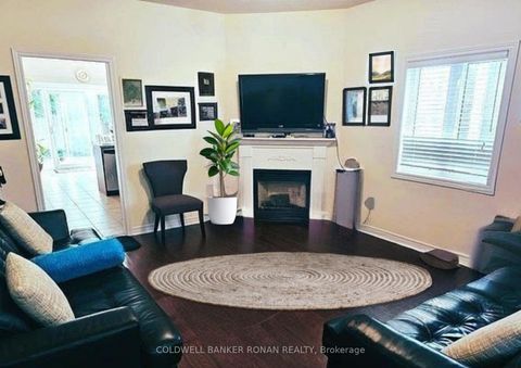 Photo 4 at 110 Petticoat Road, Patterson, Vaughan