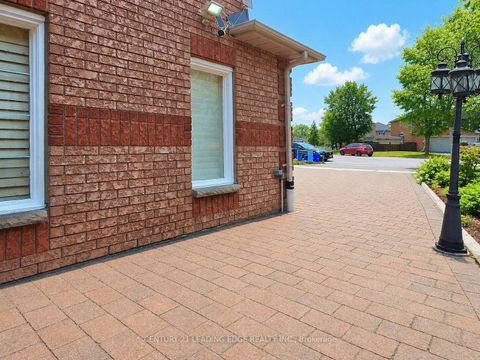 Photo 2 at 77 Sunbird Boulevard, Keswick North, Georgina