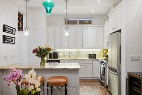 Photo 7 at 2 - 103 Pembroke Street, Moss Park, Toronto