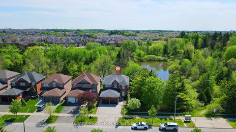 Photo 1 at 221 Humberland Drive, Oak Ridges, Richmond Hill